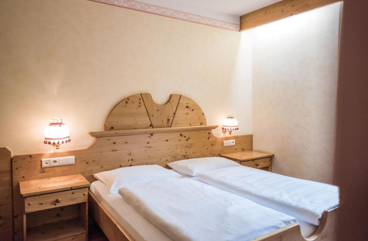Hotel Edelweiss Braies  Zewnętrze zdjęcie