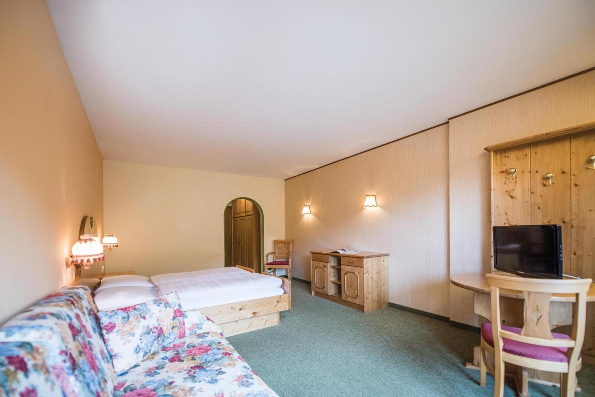 Hotel Edelweiss Braies  Zewnętrze zdjęcie